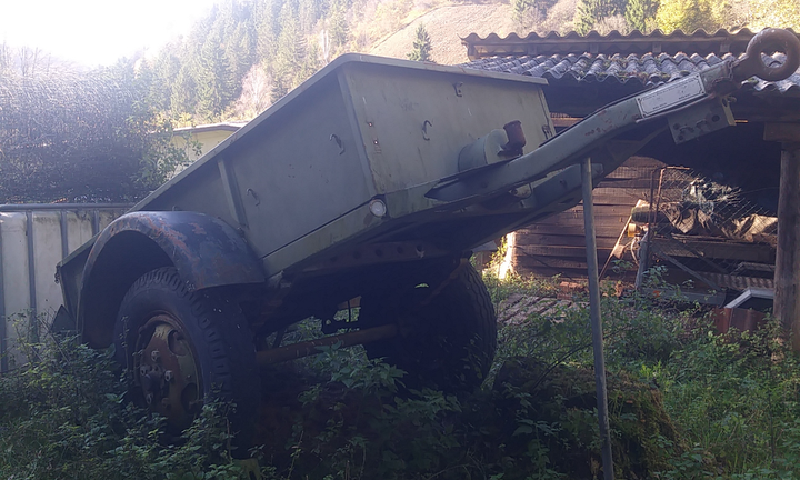 Carrello rimorchio militare autofrenante