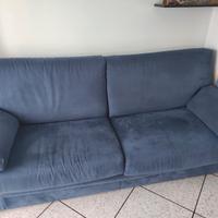 divano  e 2 poltrone