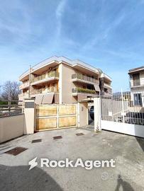 Appartamento di 132 m² con 3 locali e box auto a P