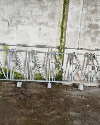 rastrelliera autocatturante per bovini adulti 