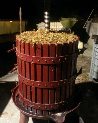 torchio+ attrezzature per vino