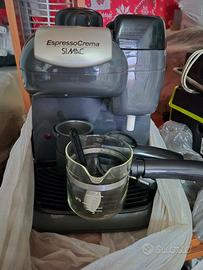 Macchina caffè e cappuccino