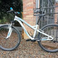 Mountain-bike Specialized Myka Sport