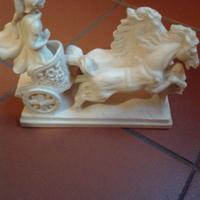 STATUINA Soldato romano Biga trainata da cavalli