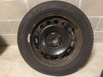 .4 ruote invernali Goodyear 195/65 R15 EcoSport