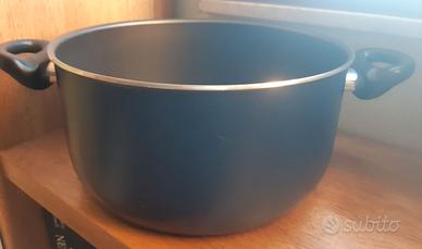 Casseruola/pentola antiaderente nuova