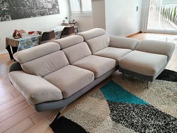 Divano angolare con chaise longue removibile 
