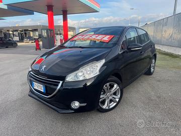 Peugeot 208 1.4 HDi 68 CV 5 porte Allure
