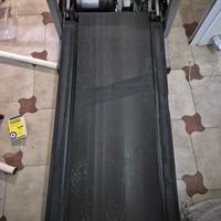 Tapis roulant danneggiato per ricambi