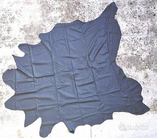 Pelle naturale nera intera