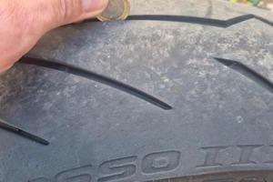 gomme moto 