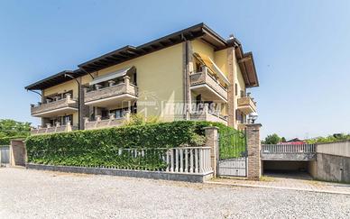 TRE LOCALI DOPPI SERVIZI CON BOX E CANTINA