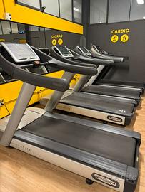 Attrezzatura palestra technogym