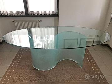 Tavolo da pranzo ovale vetro-cristallo