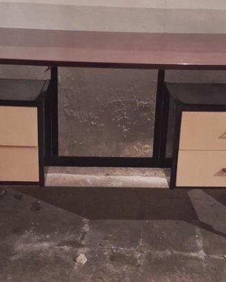 Scrivania anni '50 in palissandro con 4 cassetti