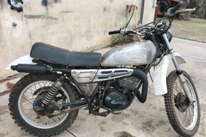 Suzuki TS 250 2 tempi del 1977, privo di documenti