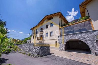 Appartamento di 80 m² con 4 locali e box auto a Tr