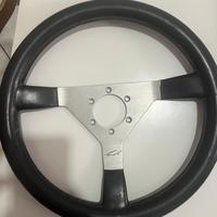 Volante sportivo MOMO a 3 razze vintage in pelle