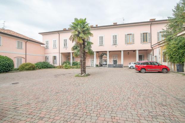 APPARTAMENTO IN PRESTIGIOSA VILLA STORICA