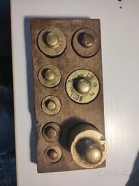 pesiera in legno con set pesi in ottone per bilanc