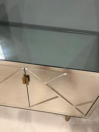 Madia color acciaio e specchio