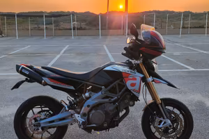 Aprilia Dorsoduro 750 (con scarico originale)