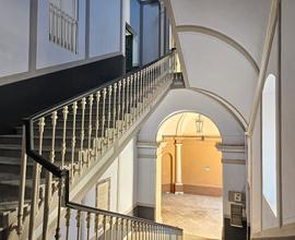 Prestigioso trivani vista mare