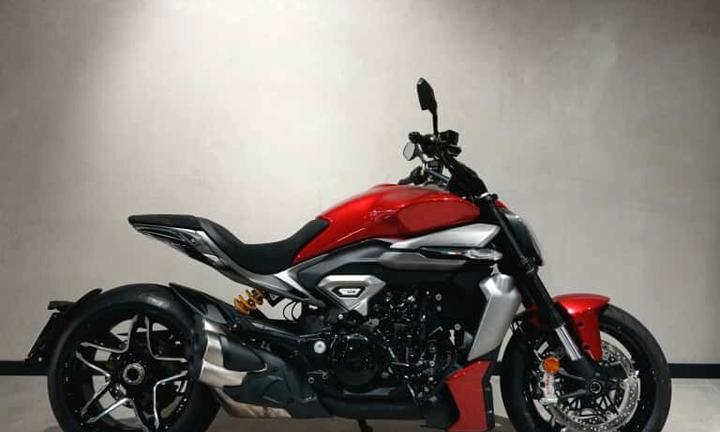 Ducati X Diavel V4