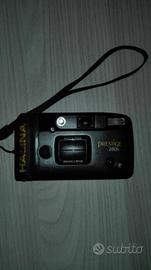 Macchina fotografica anni 90