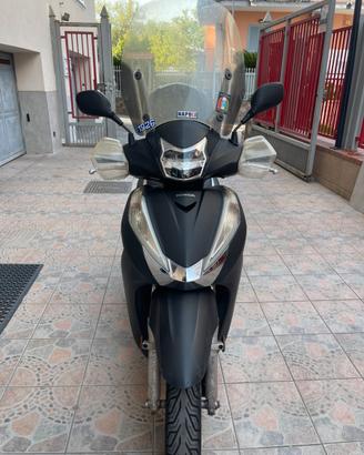 Honda sh300