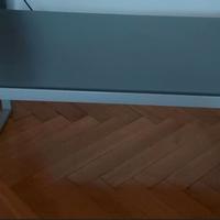 Tavolino da giardino grigio