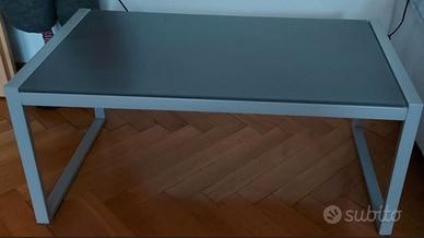 Tavolino da giardino grigio