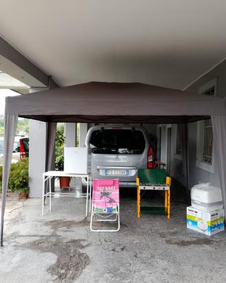 attrezzatura per campeggio o giardino