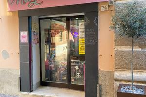 Attività con licenza ampia vendita