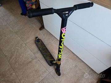 Monopattino da acrobazia Reaction Stunt 2