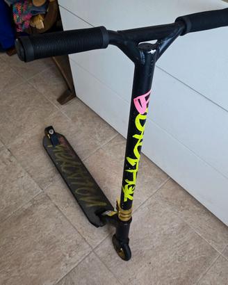 Monopattino da acrobazia Reaction Stunt 2