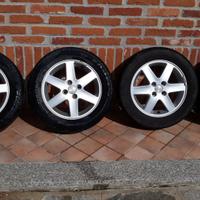 Dischi in lega Suzuki Ignis con gomme 4 stagioni