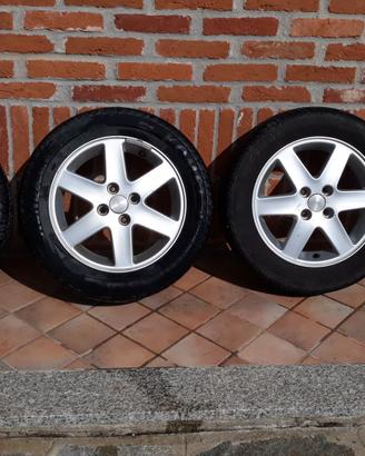 Dischi in lega Suzuki Ignis con gomme 4 stagioni