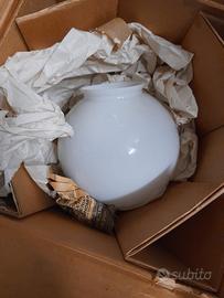 Quattro paralumi in vetro semi nuovi 
Blocco 4 par