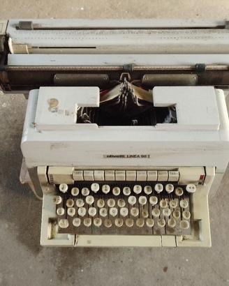 Macchina da scrivere Olivetti linea 98