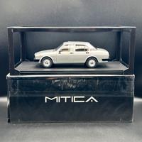 1:18 Alfa Romeo Alfetta Berlina 2000 1978 silver 