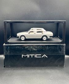 1:18 Alfa Romeo Alfetta Berlina 2000 1978 silver 