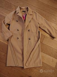 Cappotto doppiopetto color cammello 
