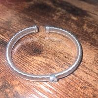 Bracciale rigido a fascia aperta in argento