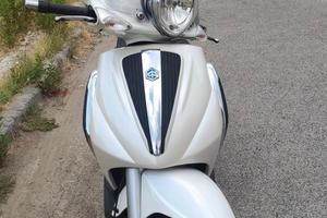 PIAGGIO BEVERLY 300 TOURER ANNO 201O