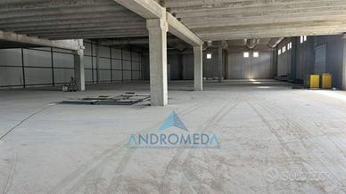 Immobile di 1300 m² a Vitulazio
