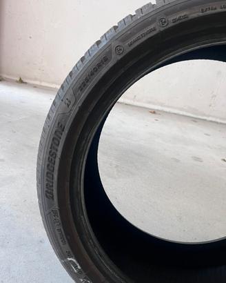 Gomme bridgestone invernali 225/40R18 92V