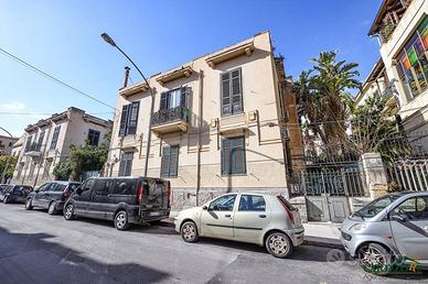 Zisa: appartamento all'interno di una palazzina d'