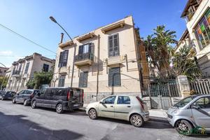 Zisa: appartamento all'interno di una palazzina d'