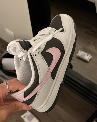 Scarpe Nike rosa da ginnastica